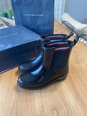 37 Beden siyah Renk Tommy Hilfiger Kadın Çizme Bot