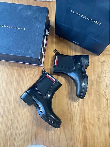 37 Beden Tommy Hilfiger Kadın Çizme Bot
