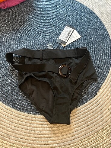 Siyah yüksek bel bikini altı