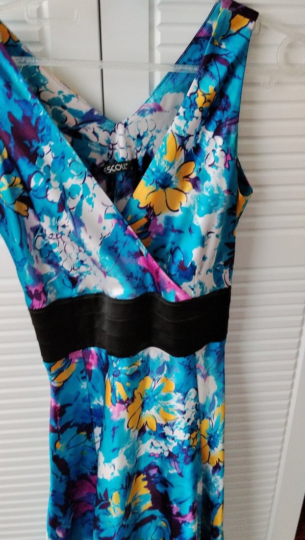 V Yaka Desenli  Elbise - Görsel 2