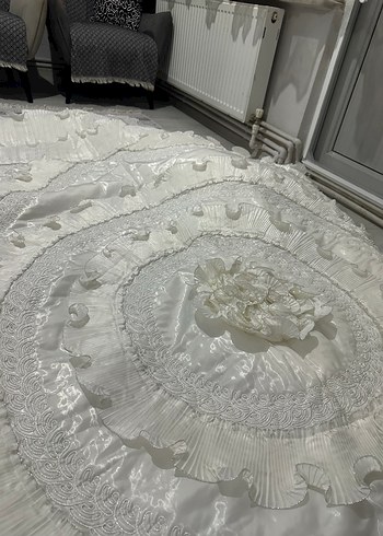 İşlemeli Parlak Beyaz Yatak Örtüsü - Görsel 4