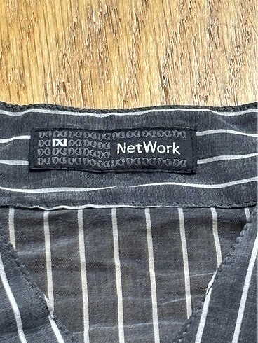 Network Y2K NETWORK MARKA GRİ ÇİZGİLİ ÜST