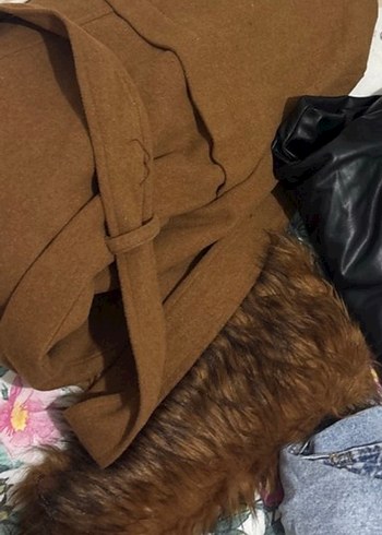 Kahverengi Kuşaklı Kadın Kaban - Görsel 2