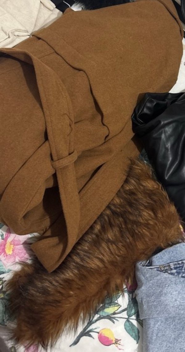 Kahverengi Kuşaklı Kadın Kaban - Görsel 2