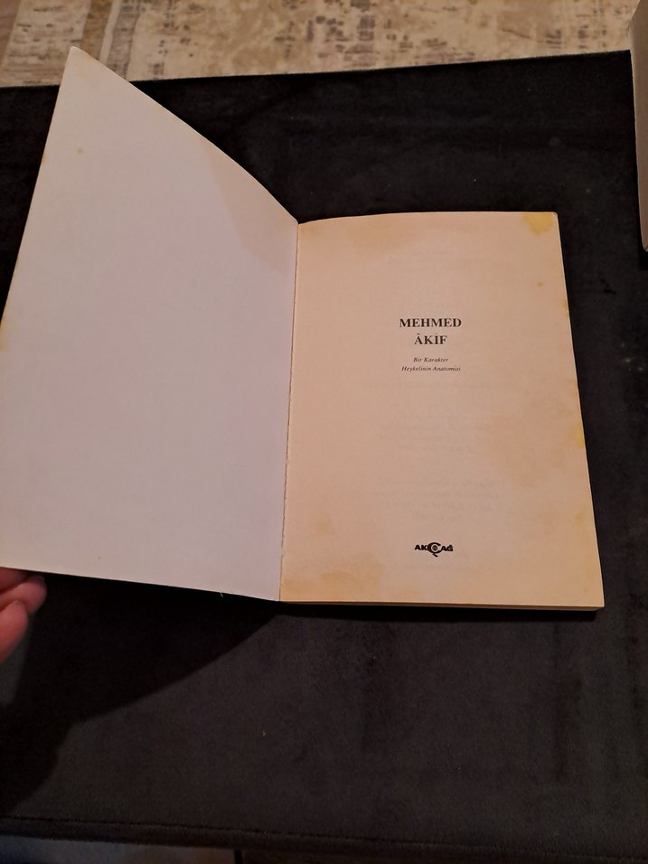 Mehmed Akif Karakter Heykelinin Anatomisi Kitabı - Görsel 4