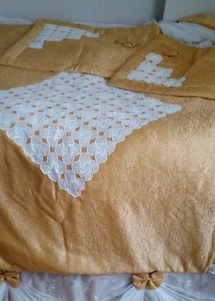 El Yapimı Dantelli Yatak Örtüsü - Görsel 3