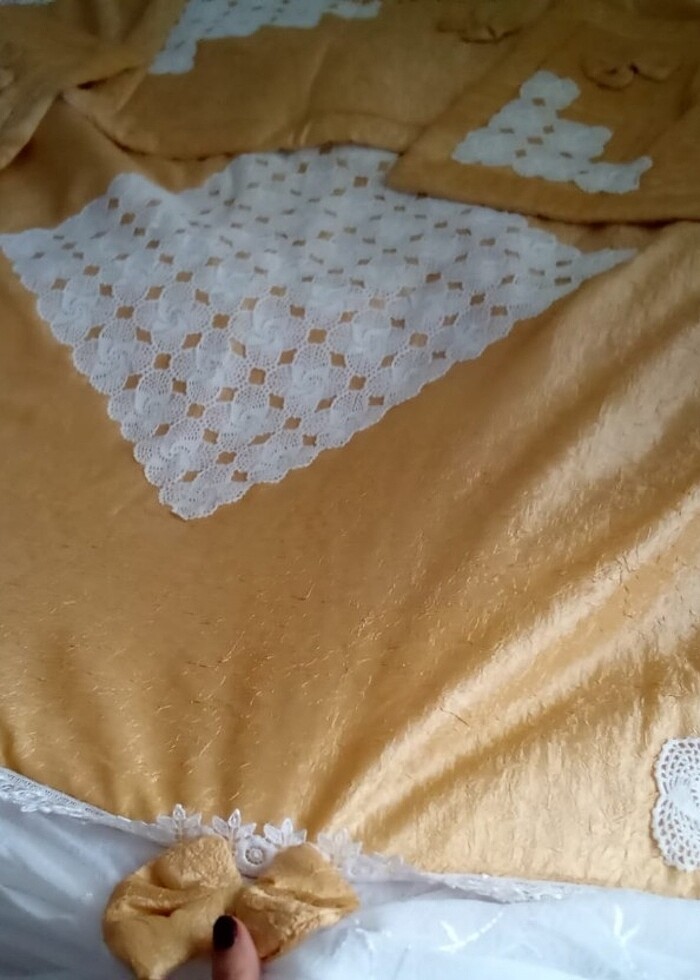 El Yapimı Dantelli Yatak Örtüsü - Görsel 5