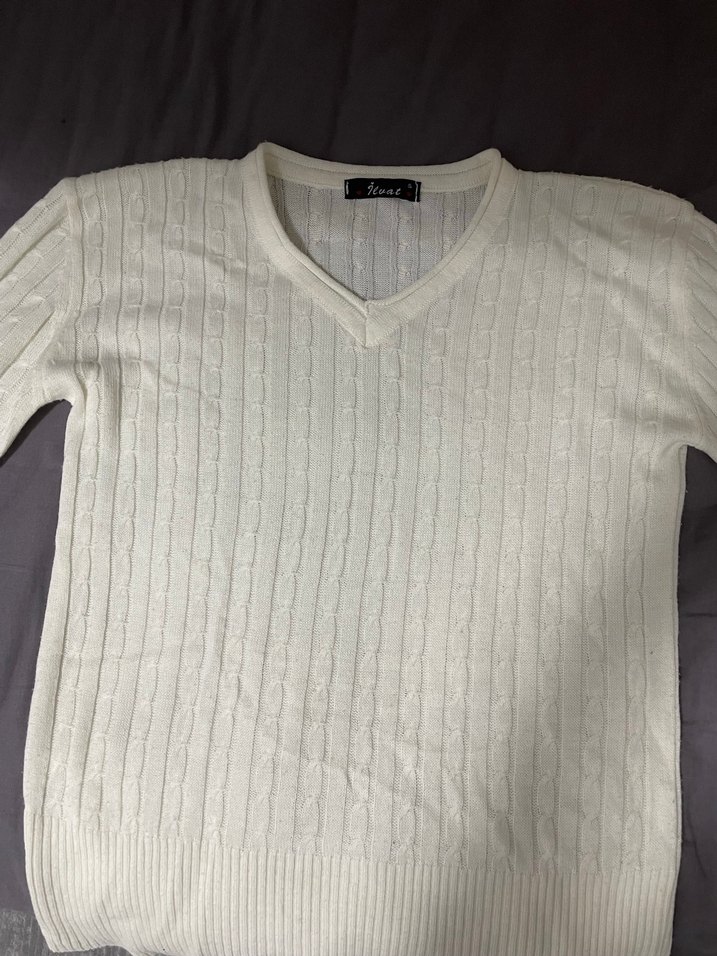 Beyaz V Yakalı Örgü Kadın Triko - Görsel 2