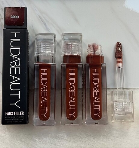 HUDA BEAUTY COCO GLOSS