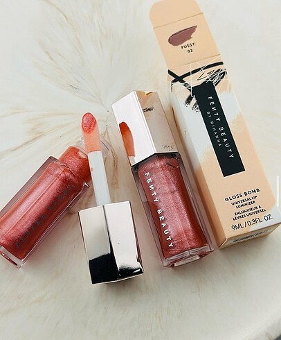 FENTY BEAUTY GLOSS