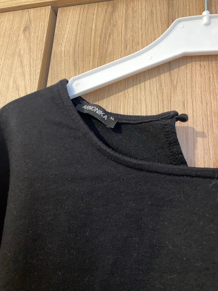 Desenli Kol Detaylı Siyah elbise - Görsel 3