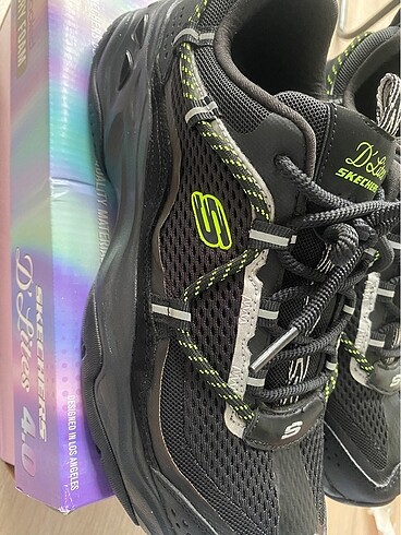 40 Beden Skechers siyah ayakkabı