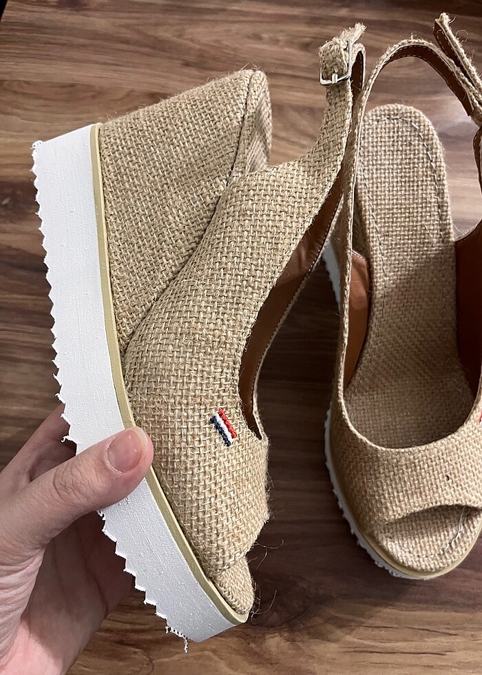 Tommy hilfiger dolgu topuklu ayakkabı - Görsel 2