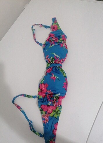 Bikini üst
