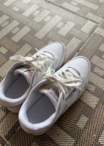Beyaz Kadın Sneakers Velcro Detaylı
