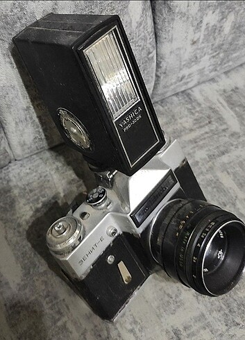  Beden YASHİCA FOTOĞRAF MAKİNASI