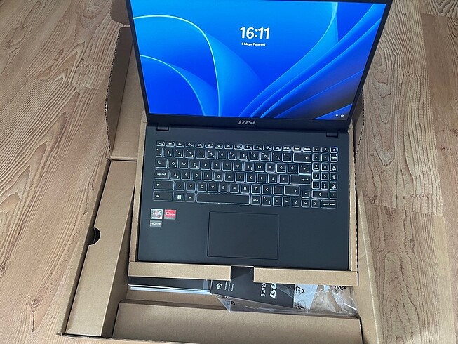 Beden Renk MSI Laptop