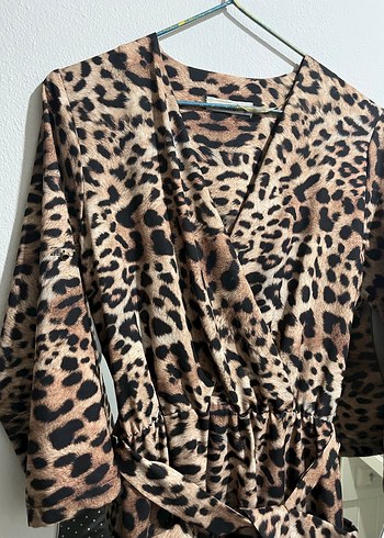 Leopar Desenli Kahverengi Uzun Elbise - Görsel 2