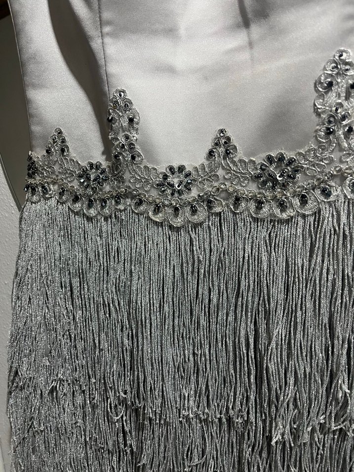 Püsküllü Gri Mini V Yaka Abiye Elbise - Görsel 2