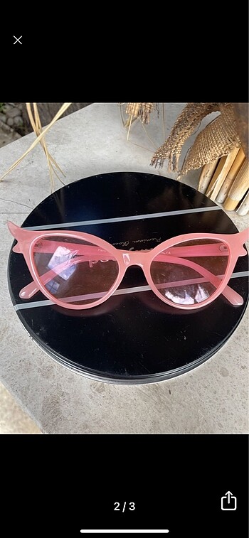 Pembe kedi gözü gözlük