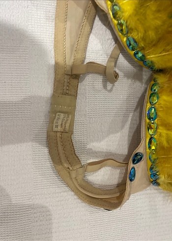 Renkli taşlı. tüylü festival için özel hazırlanmış büstiyer - Görsel 3