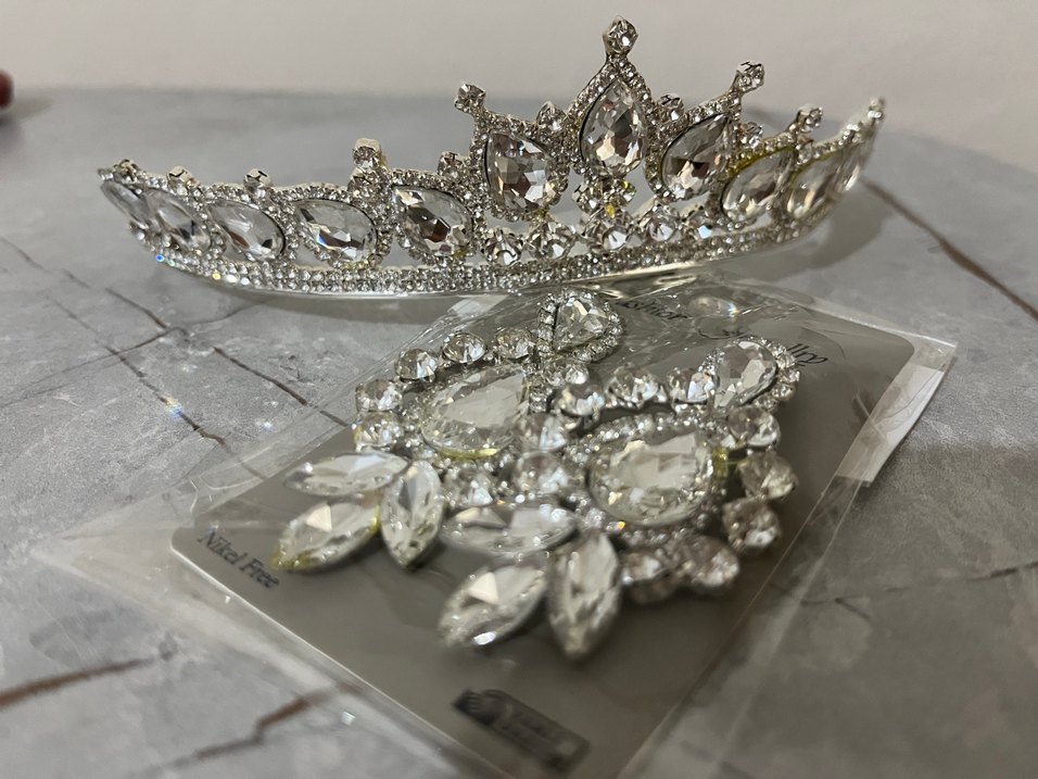 Pullu Gri Taç ve Beyaz Küpe Seti gelin tacı - Görsel 3