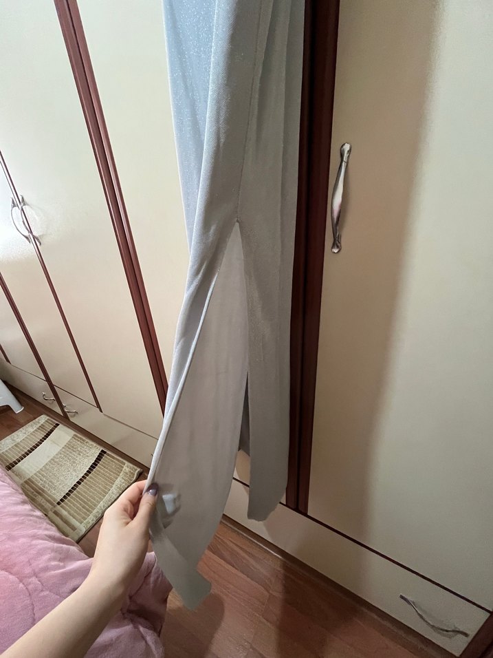 Gri Uzun Askılı Drapeli V Yaka Abiye Elbise - Görsel 3