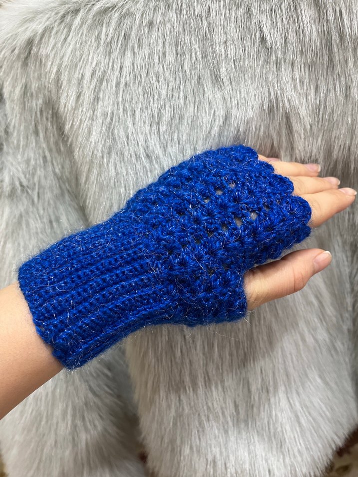 Mavi Örgü Parmaksız Kadın Eldiveni - Görsel 5