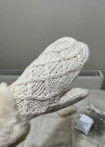 Beyaz Kürklü Örgü Bohem Eldiven - Görsel 5