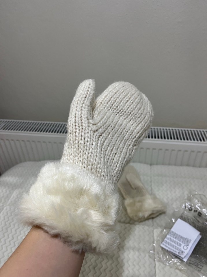 Beyaz Kürklü Örgü Bohem Eldiven - Görsel 4