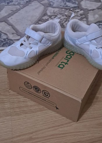 Kız Çocuk Beyaz Cırt Cırtlı Spor Ayakkabı - Görsel 4