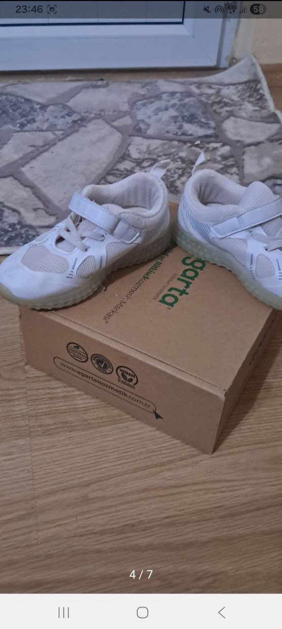 Kız Çocuk Beyaz Cırt Cırtlı Spor Ayakkabı - Görsel 4