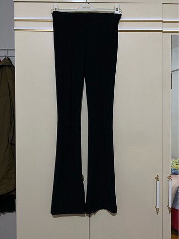 Zara paçaları yırtmaçlı siyah tayt /xs