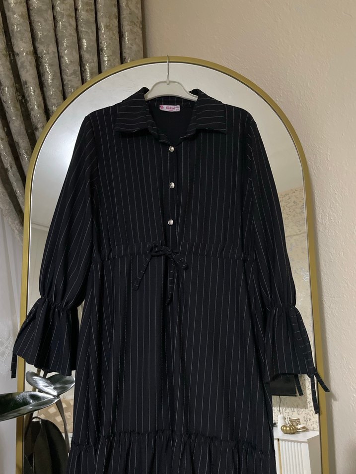 Siyah Piliseli Uzun Kollu Uzun Elbise - Görsel 2