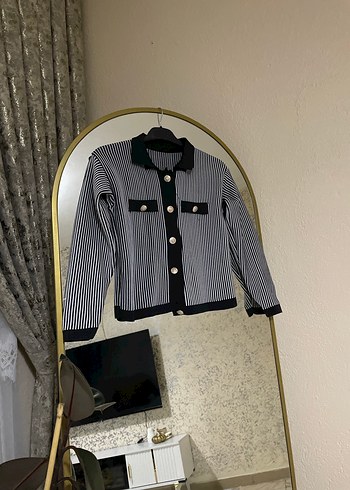 Standart beden Düğmeli Siyah Beyaz Çizgili Mini Hırka - Görsel 2