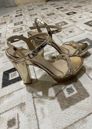 Altın Renkli Tokalı Stiletto Kadın Abiye Ayakkabı - Görsel 2