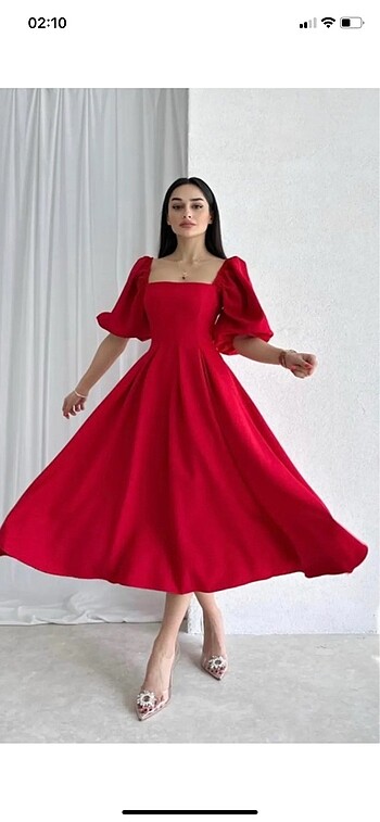 Kırmızı balon kol elbise