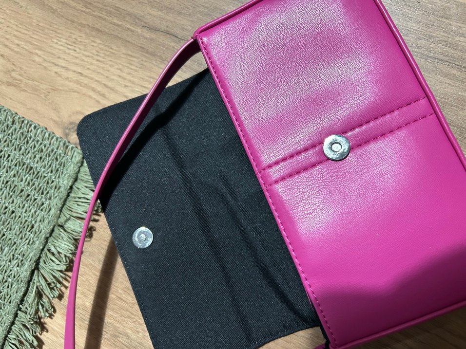 Pembe Deri Kadın Çanta Tokalı - Görsel 5