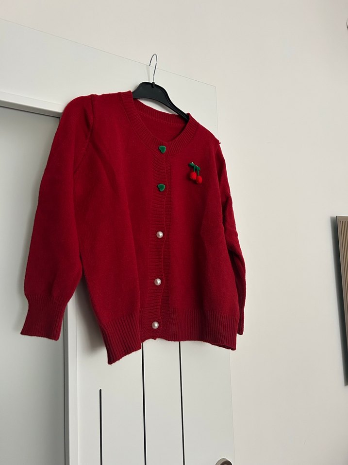 Kırmızı Nakışlı Düğmeli Kadın Hırka - Görsel 3