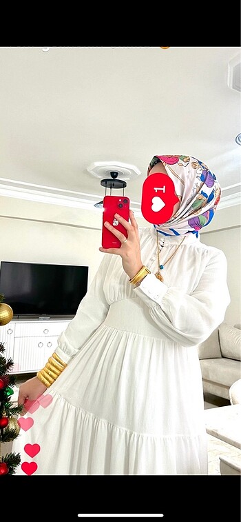 Beyaz elbise nikahım için almıştım 1 kere giydim