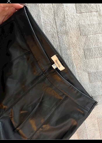 Kadın Siyah Deri Kemerli Midi Pantolon - Görsel 3