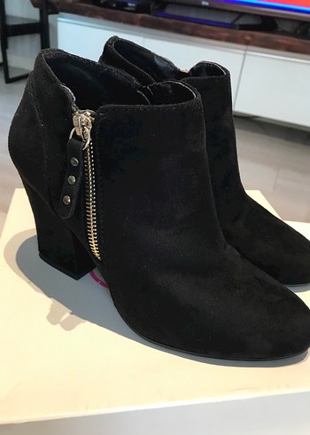 Siyah Süet Topuklu Bot - Görsel 4