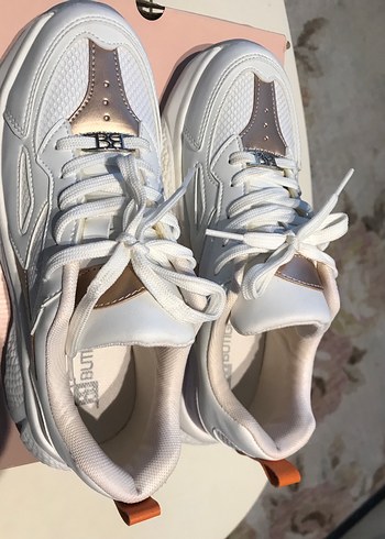 Kadın Beyaz Bağcıklı Desenli Spor Ayakkabı - Görsel 5