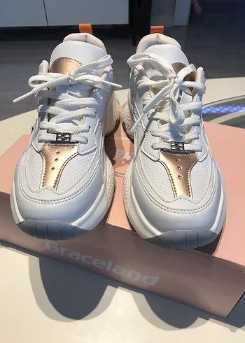 Kadın Beyaz Bağcıklı Desenli Spor Ayakkabı - Görsel 3