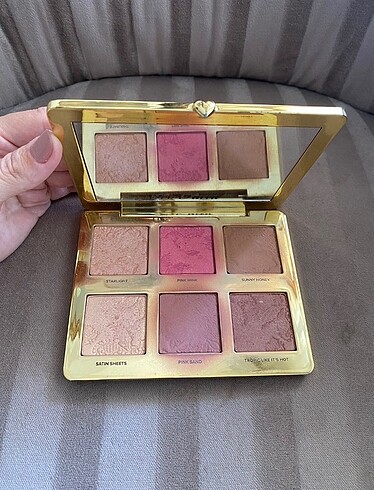 Beden Too faced Allık paleti