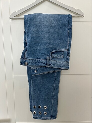 Kot mom jeans