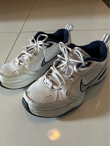 Nike Air Monarch IV