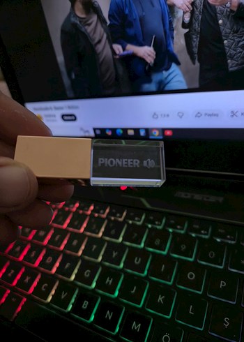Pioneer USB Bellek mavi ışıklı 32gb - Görsel 3