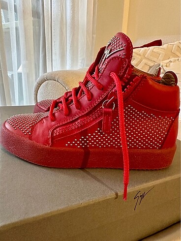 37 Beden kırmızı Renk Giuseppe Zanotti Sneaker