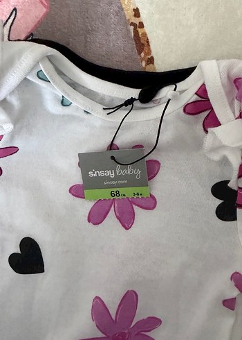 Uzun Kollu Siyah ve çiçekli beyaz Bebek Body - Görsel 3